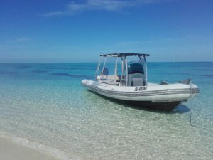 Notre Taxi-Boat au mouillage